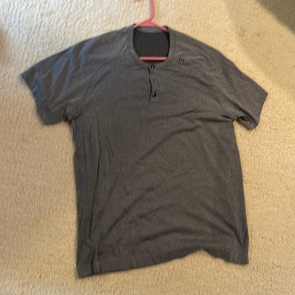 Lululemon Metal Vent Short Sleeve Workout Shirt - Size Large